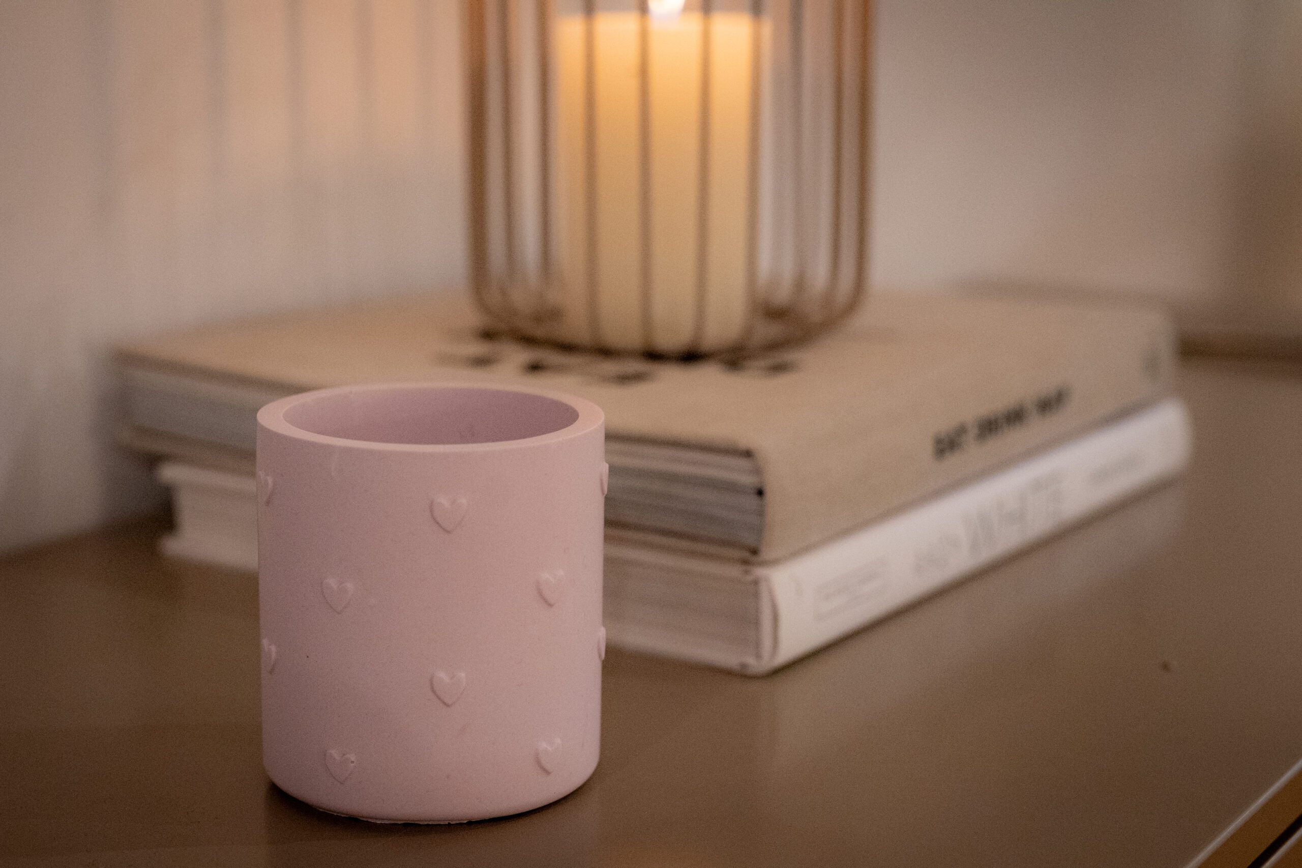 Jesmonite Basics Workshop in Kaarst – selbst gegossene Deko-Objekte in Rosa