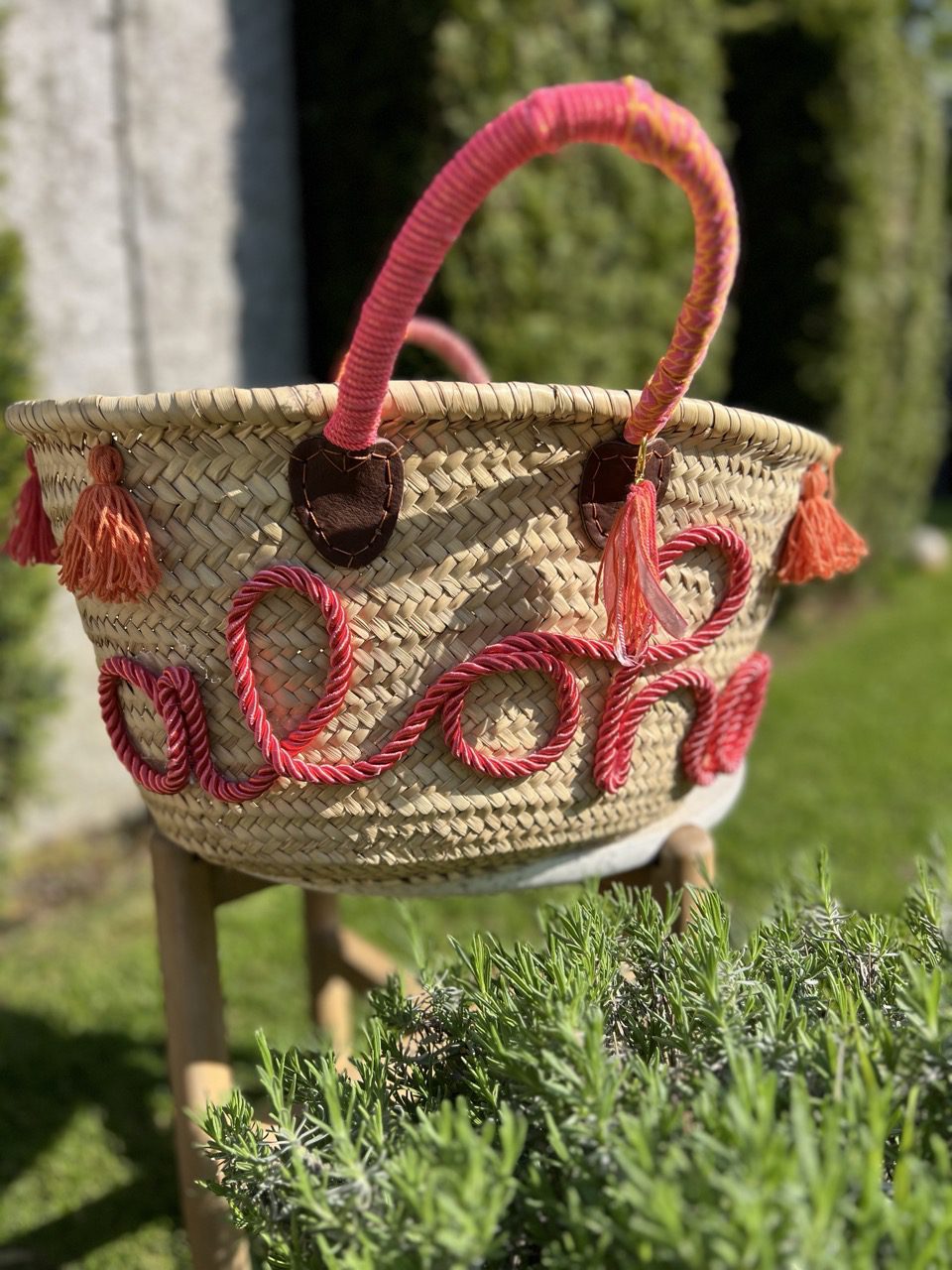 Boho Korbtasche mit Aloha-Schriftzug und Quasten – Workshop im Atelier Wundervoll Kaarst