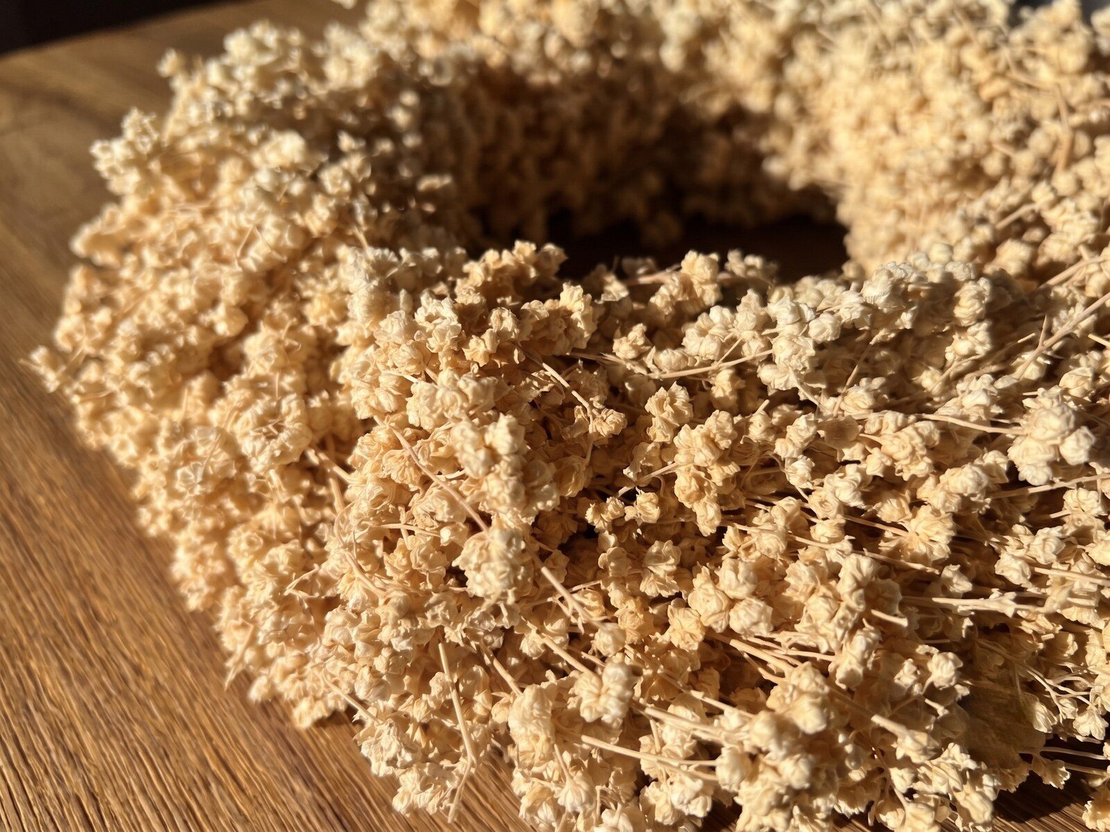 The Cloud – Trockenblumenkranz Ø 30 cm aus cremefarbenem Oregano